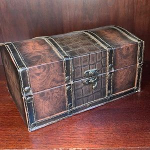 Hosley Decorative Wooden Storage Box with Leather Clasp 9 Inch Long